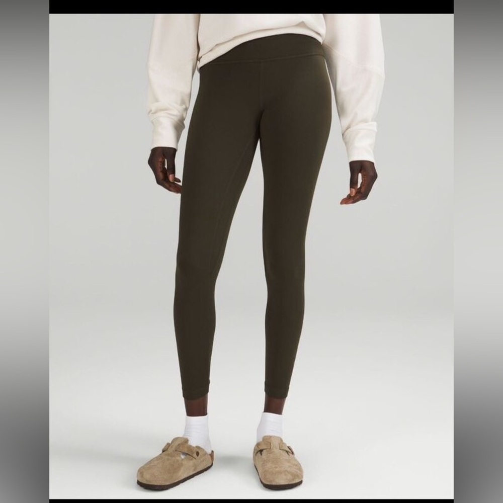 AMAZING condition LULULEMON Align High Rise Pant 25” size 4